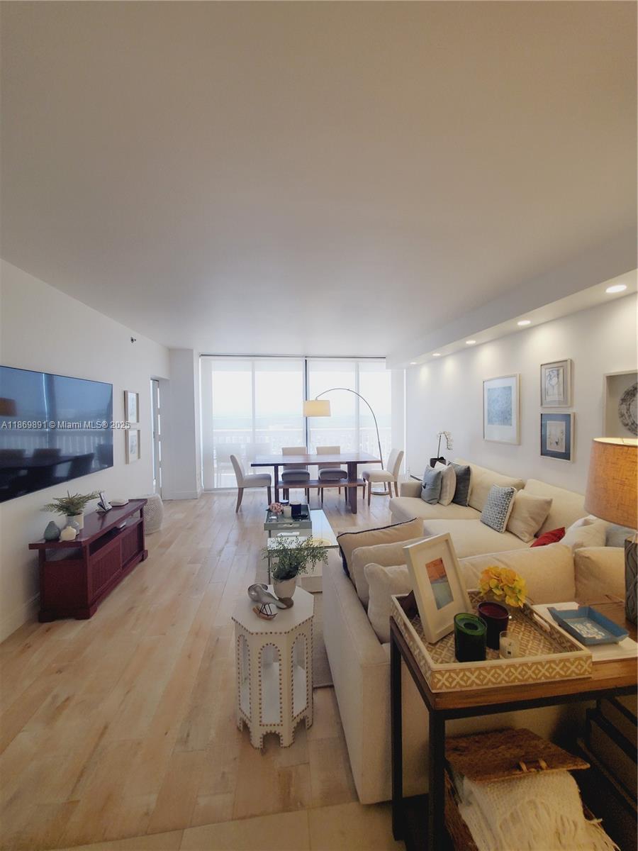 2703 2 / 2 1560 sq. ft. $ 2025-09-01 0 Photo