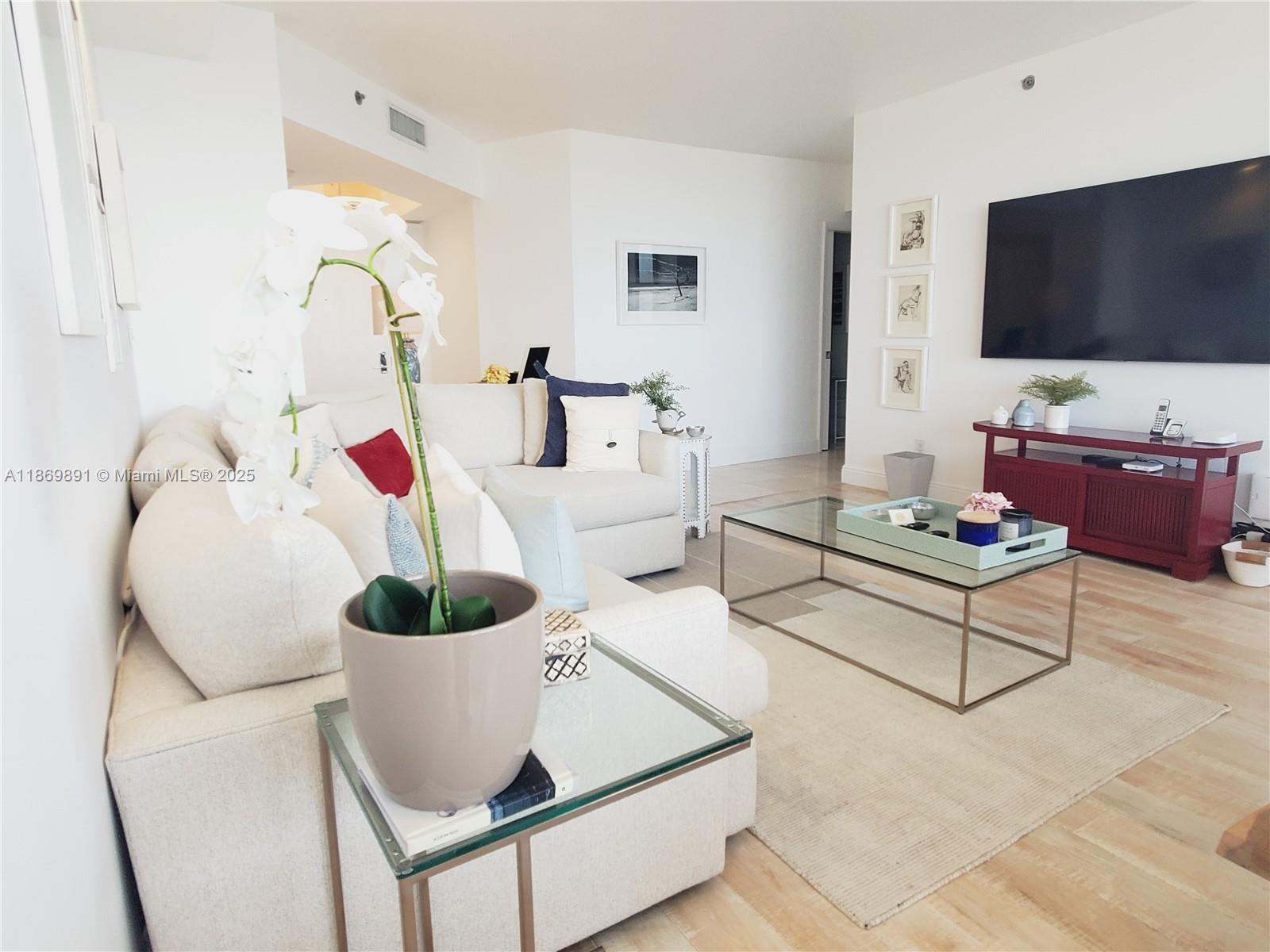 2703 2 / 2 1560 sq. ft. $ 2025-09-01 0 Photo