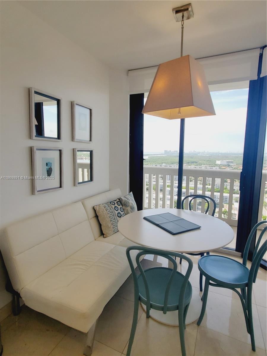 2703 2 / 2 1560 sq. ft. $ 2025-09-01 0 Photo