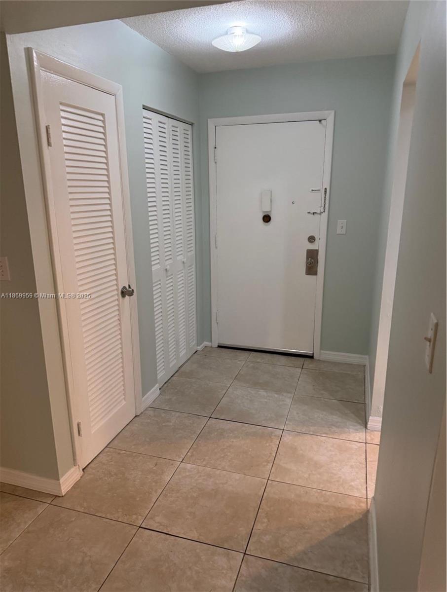 208-3 1 / 1 909 sq. ft. $ 2025-09-01 0 Photo