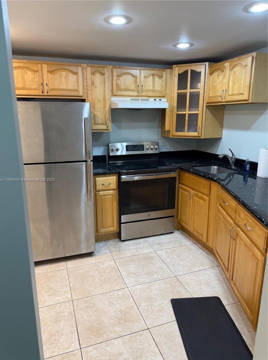 208-3 1 / 1 909 sq. ft. $ 2025-09-01 0 Photo
