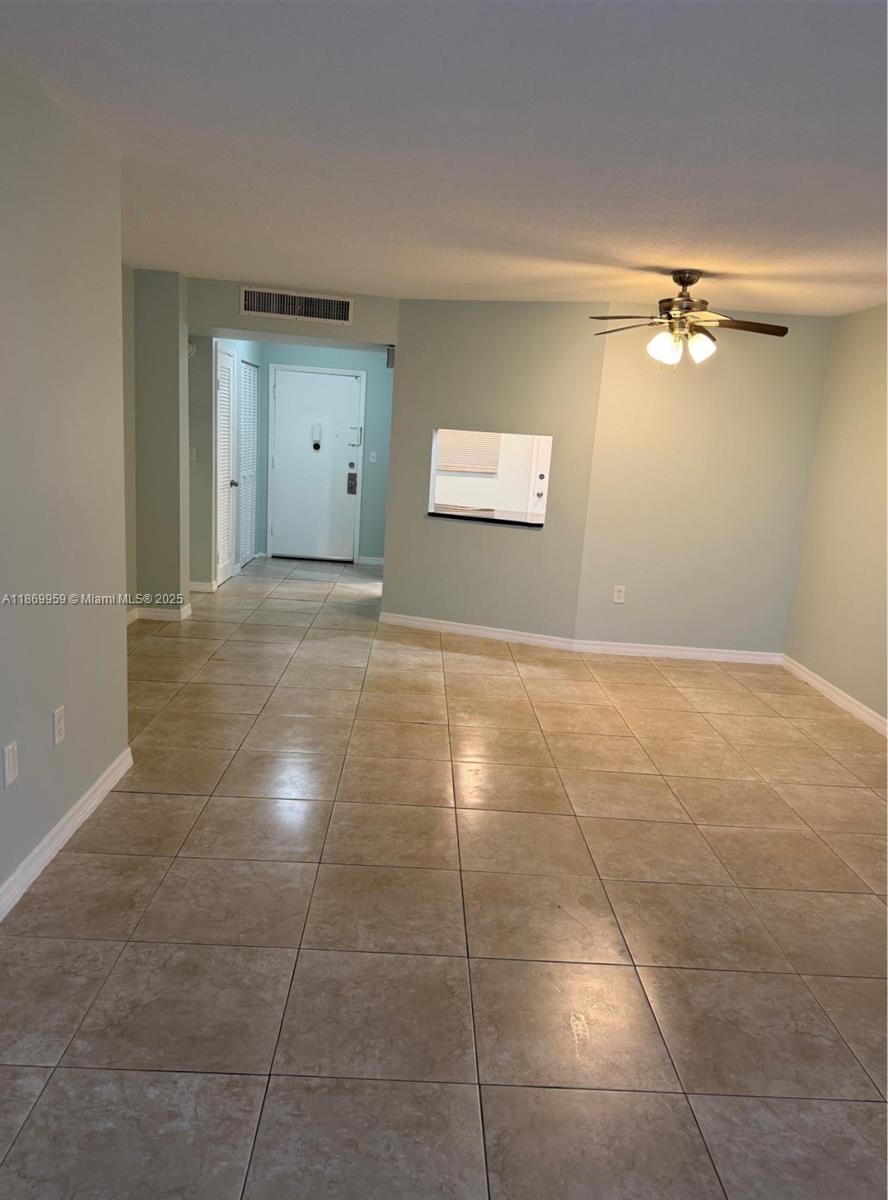 208-3 1 / 1 909 sq. ft. $ 2025-09-01 0 Photo