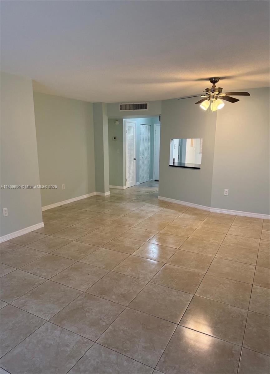 208-3 1 / 1 909 sq. ft. $ 2025-09-01 0 Photo