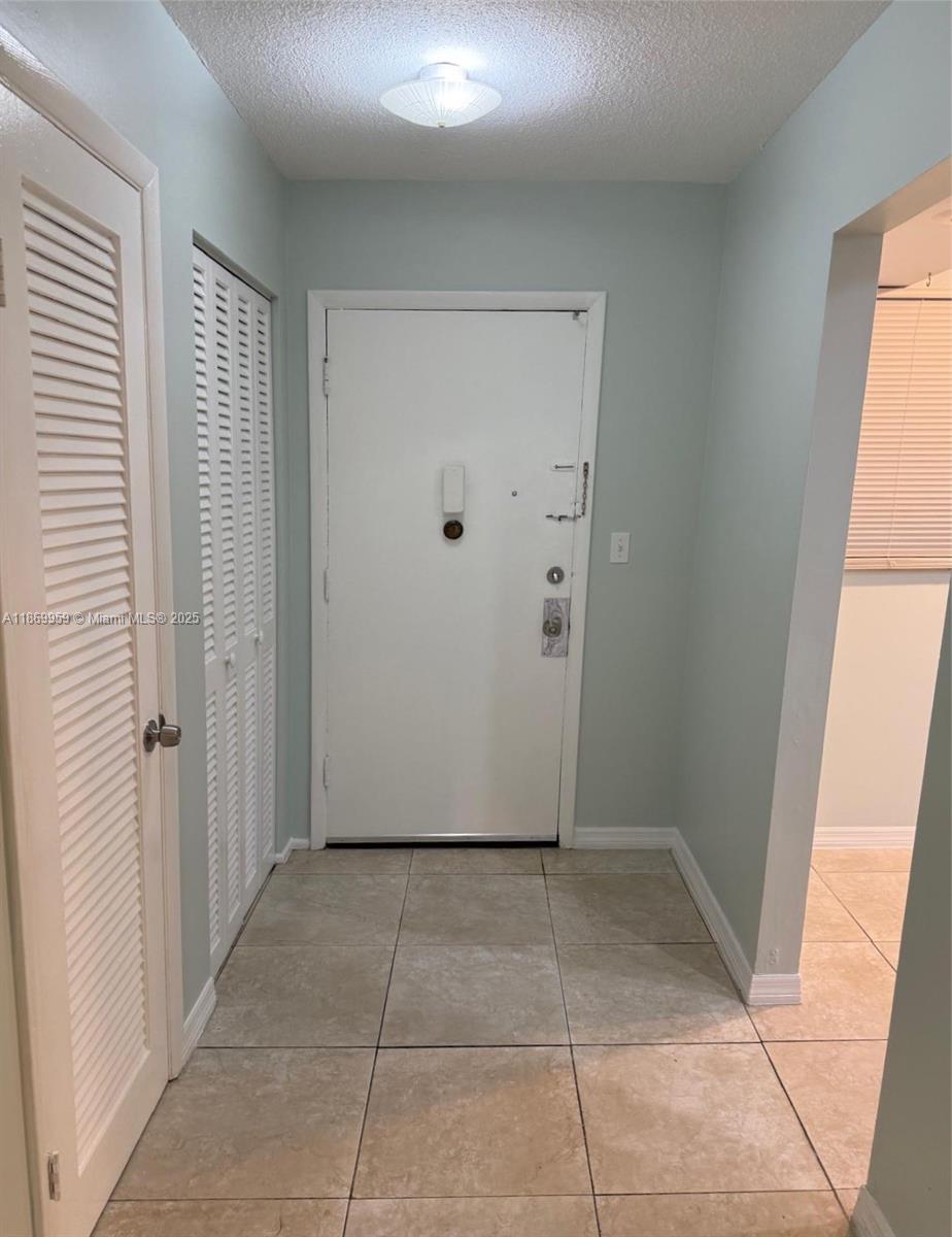 208-3 1 / 1 909 sq. ft. $ 2025-09-01 0 Photo