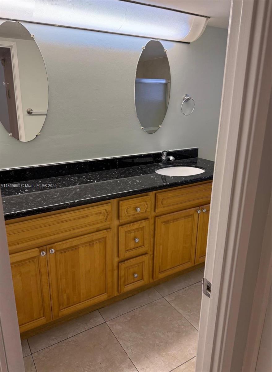 208-3 1 / 1 909 sq. ft. $ 2025-09-01 0 Photo