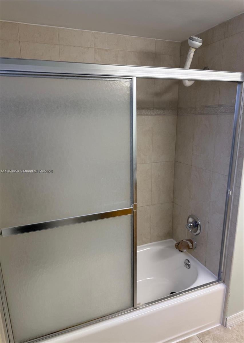 208-3 1 / 1 909 sq. ft. $ 2025-09-01 0 Photo