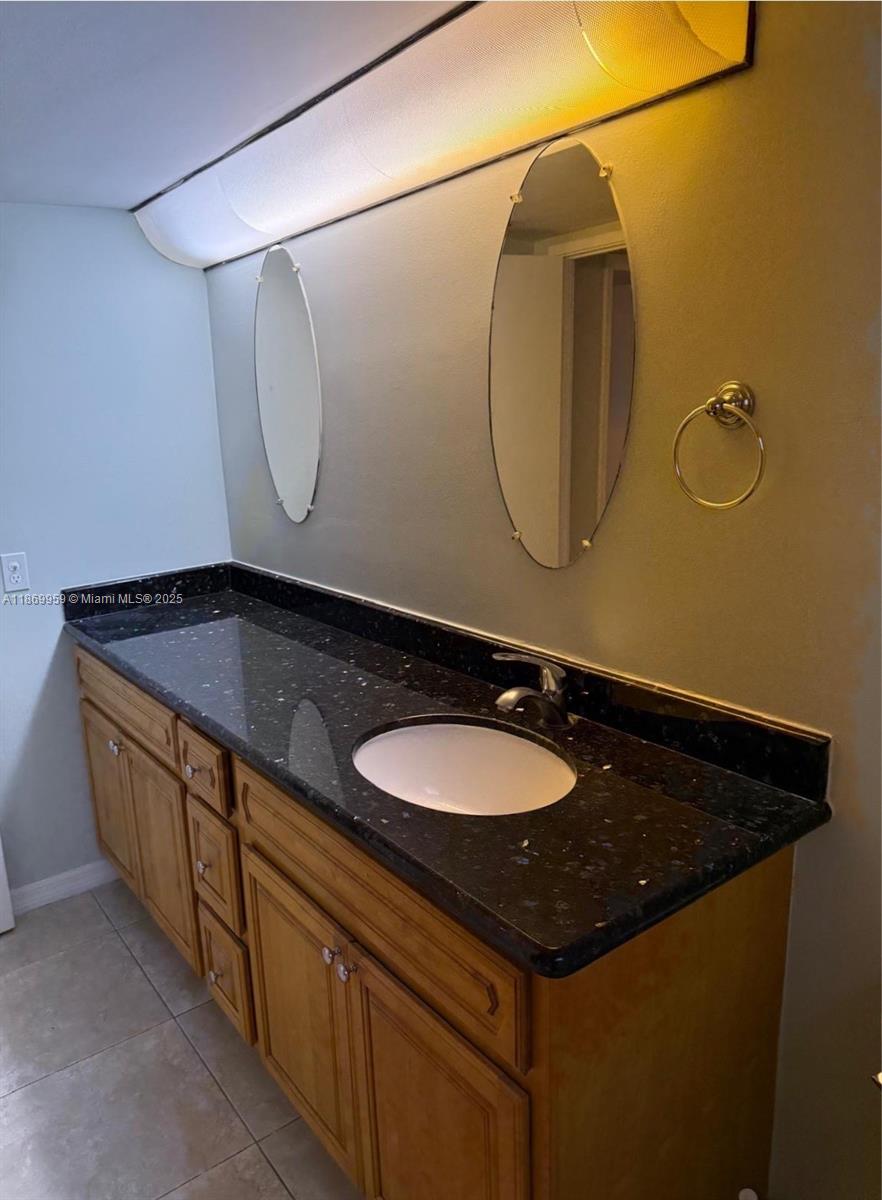 208-3 1 / 1 909 sq. ft. $ 2025-09-01 0 Photo
