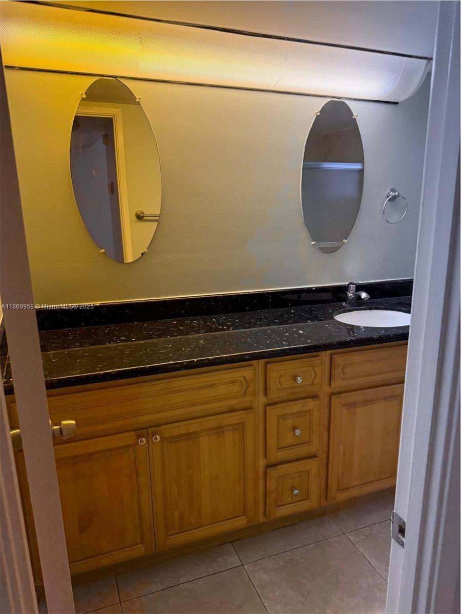 208-3 1 / 1 909 sq. ft. $ 2025-09-01 0 Photo