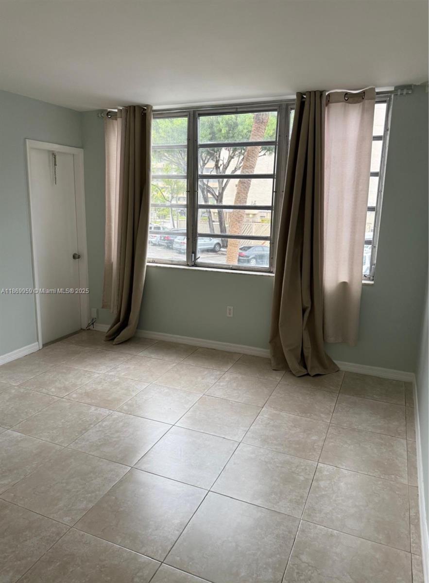208-3 1 / 1 909 sq. ft. $ 2025-09-01 0 Photo