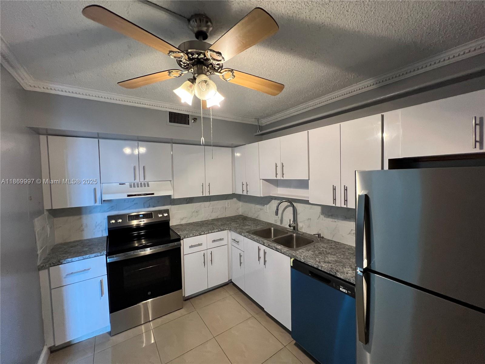 804 2 / 2 1100 sq. ft. $ 2025-09-01 0 Photo