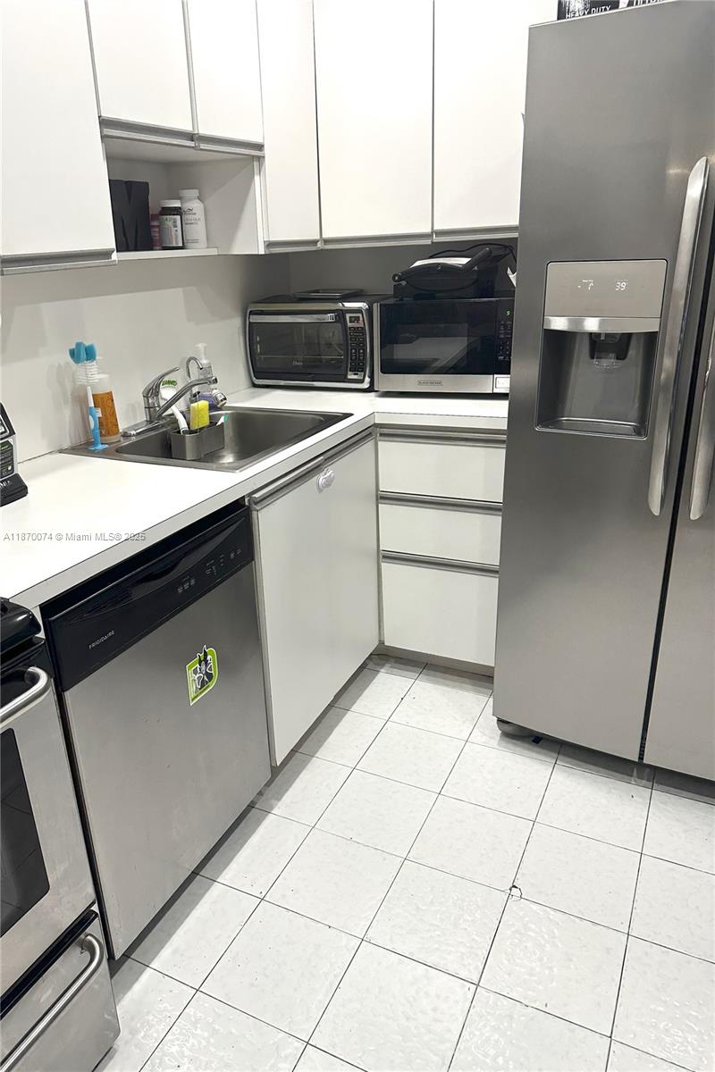 Photo of 20335 Country Club Dr  #2502, Aventura, Florida, 33180 - 