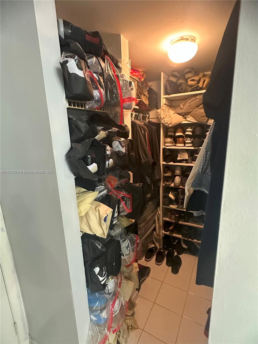 Photo of 20335 Country Club Dr  #2502, Aventura, Florida, 33180 - 