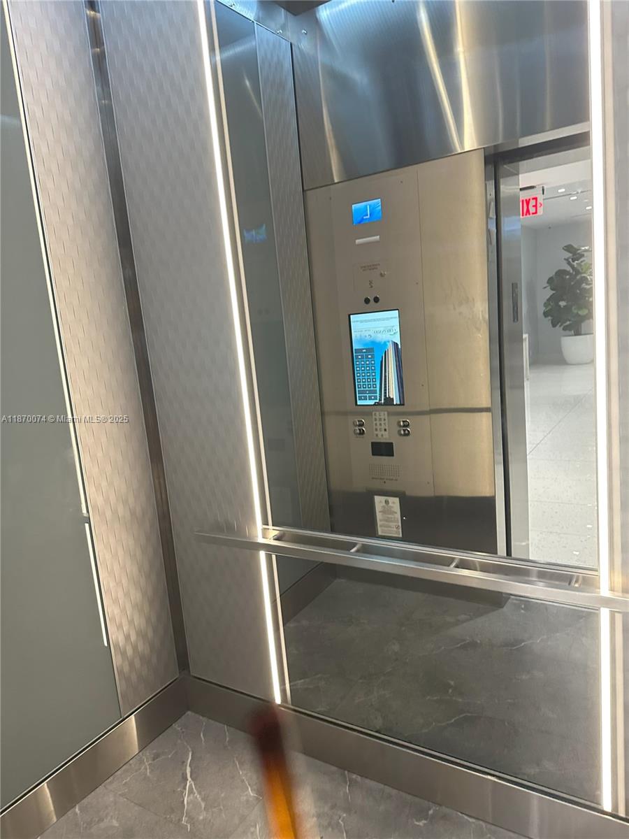 Photo of 20335 Country Club Dr  #2502, Aventura, Florida, 33180 - Elevator