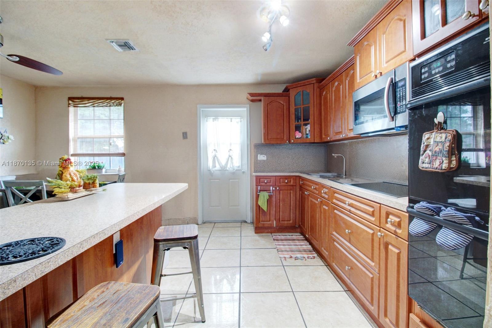 See details / sq. ft. $ 2025-09-01 0 Photo