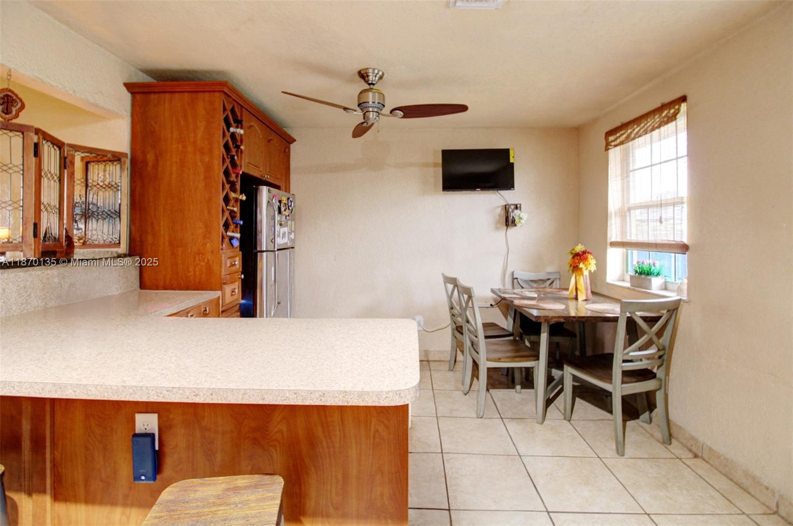 See details / sq. ft. $ 2025-09-01 0 Photo