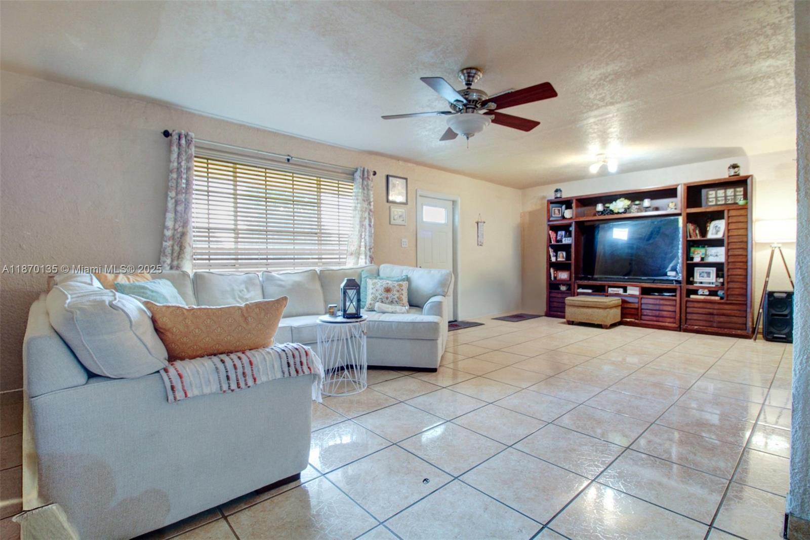 See details / sq. ft. $ 2025-09-01 0 Photo