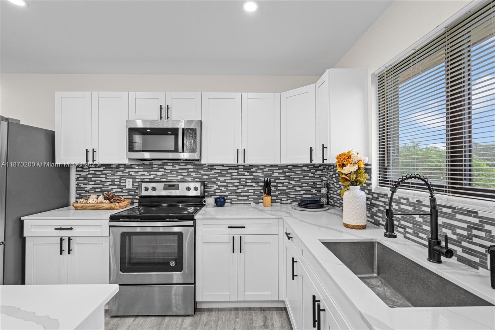 See details / sq. ft. $ 2025-09-02 0 Photo