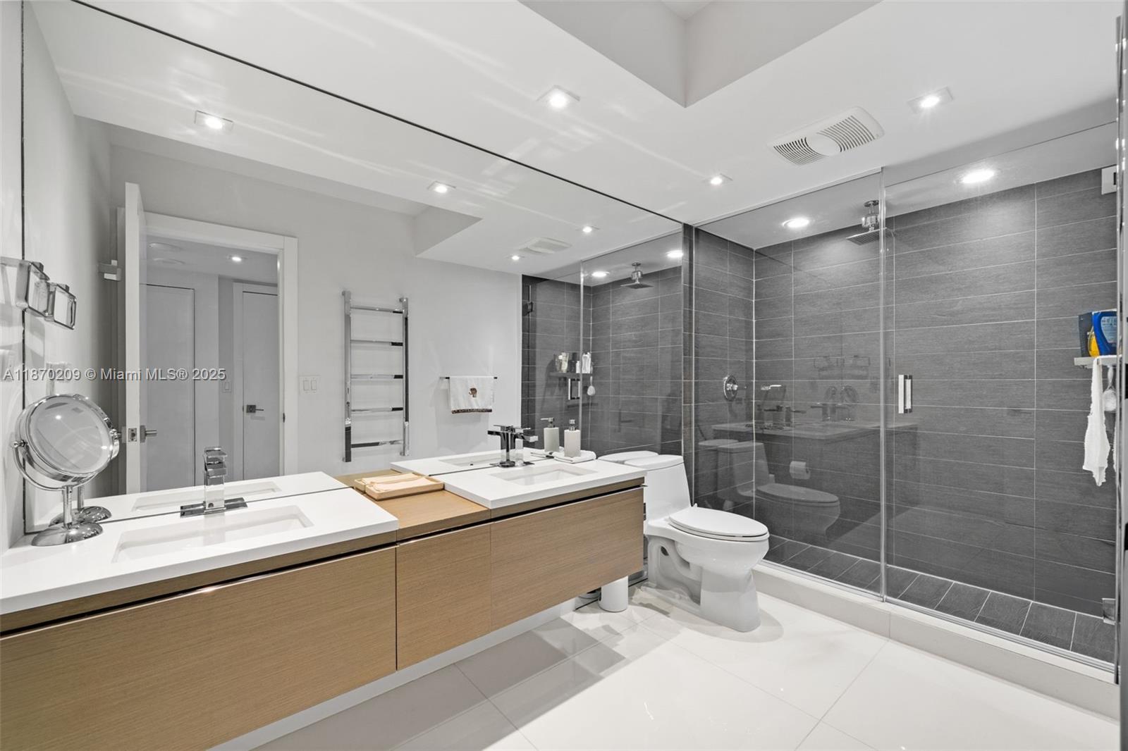 Photo of 9801 Collins Ave  #19J, Bal Harbour, Florida, 33154 - 