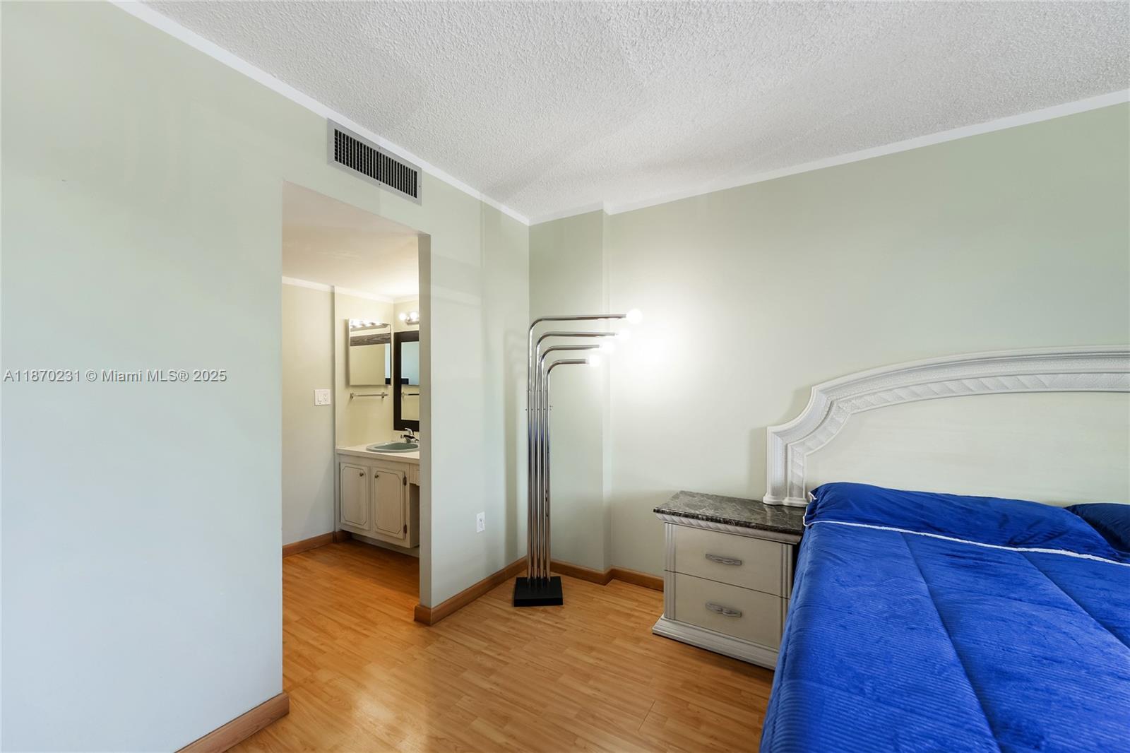 Photo of 3675 Country Club Dr  #204, Aventura, Florida, 33180 - 