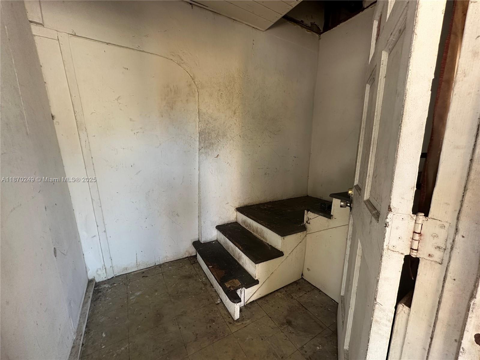 See details / sq. ft. $ 2025-09-13 0 Photo