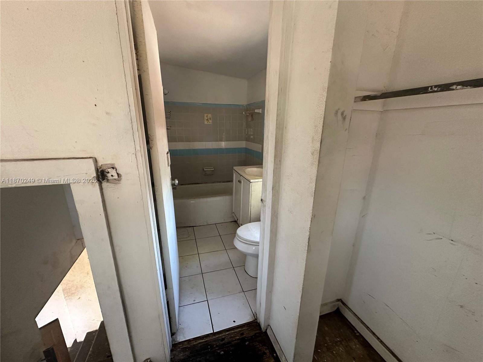 See details / sq. ft. $ 2025-09-13 0 Photo