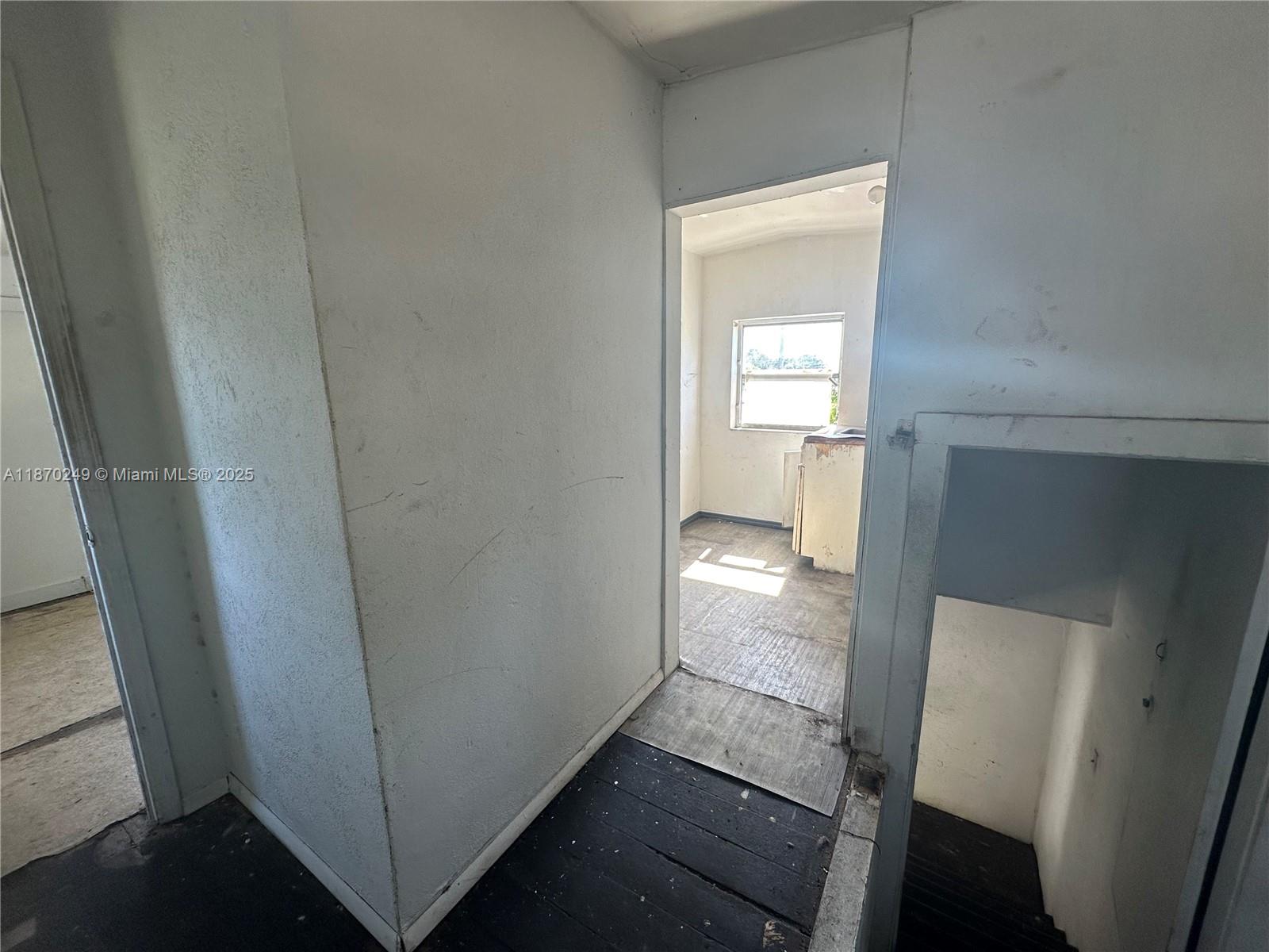 See details / sq. ft. $ 2025-09-13 0 Photo