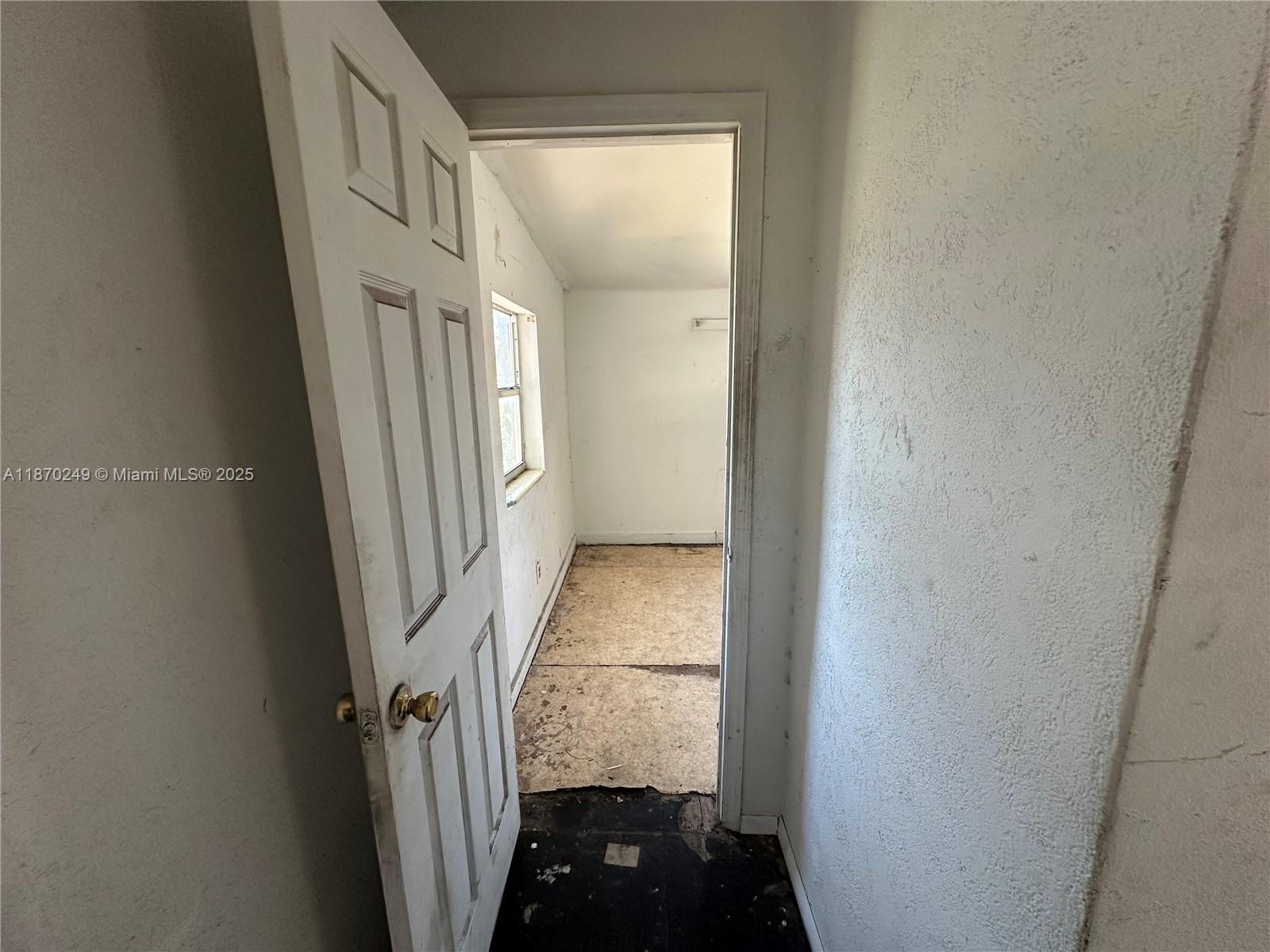 See details / sq. ft. $ 2025-09-13 0 Photo