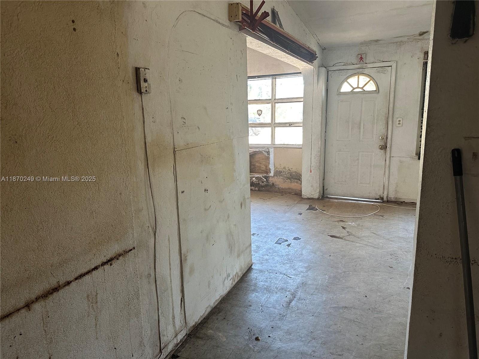 See details / sq. ft. $ 2025-09-13 0 Photo