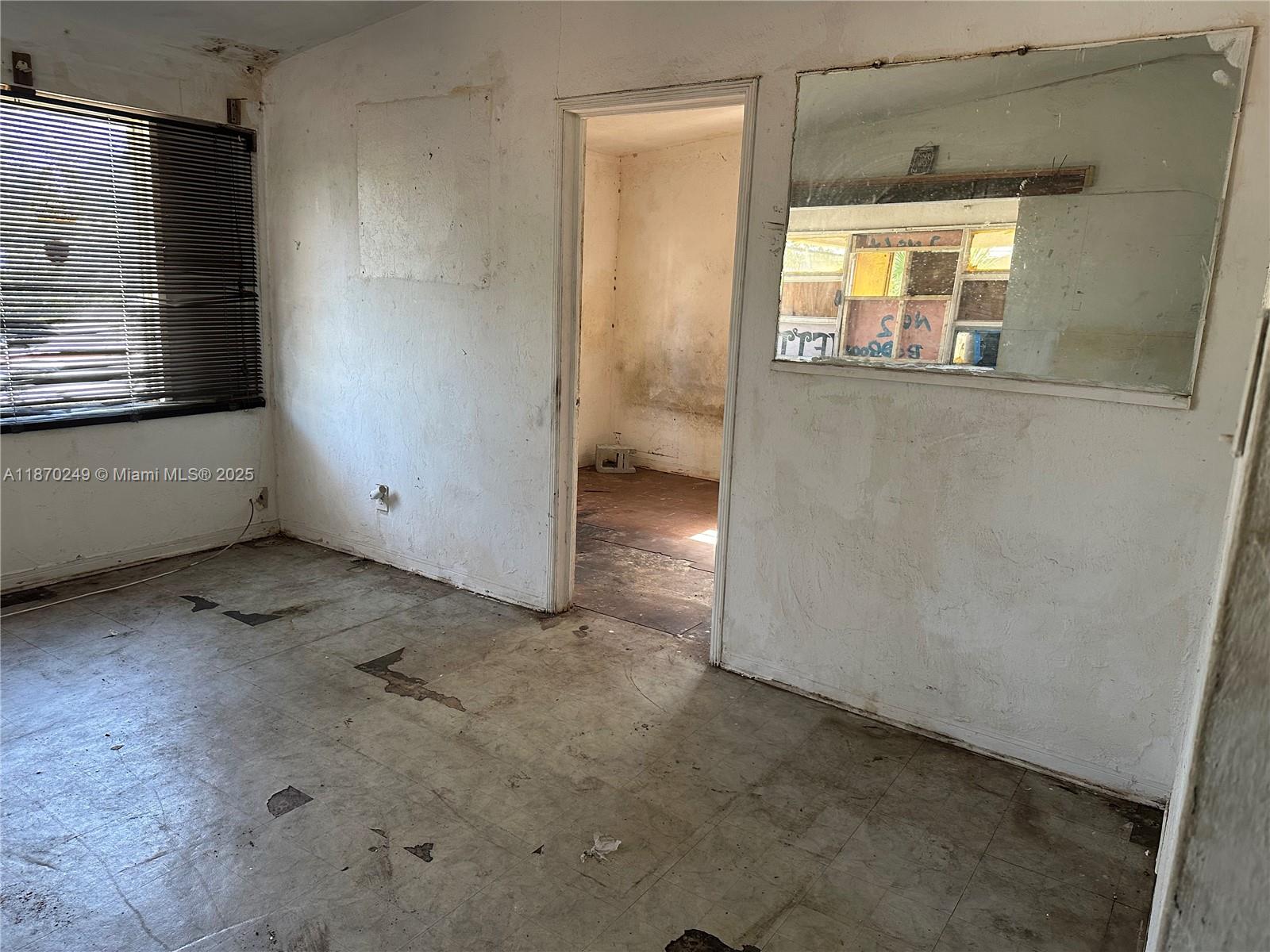 See details / sq. ft. $ 2025-09-13 0 Photo