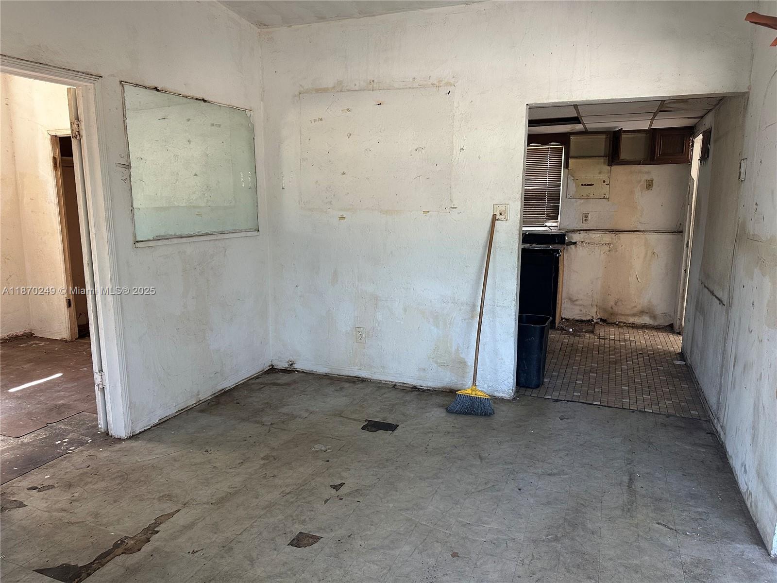 See details / sq. ft. $ 2025-09-13 0 Photo