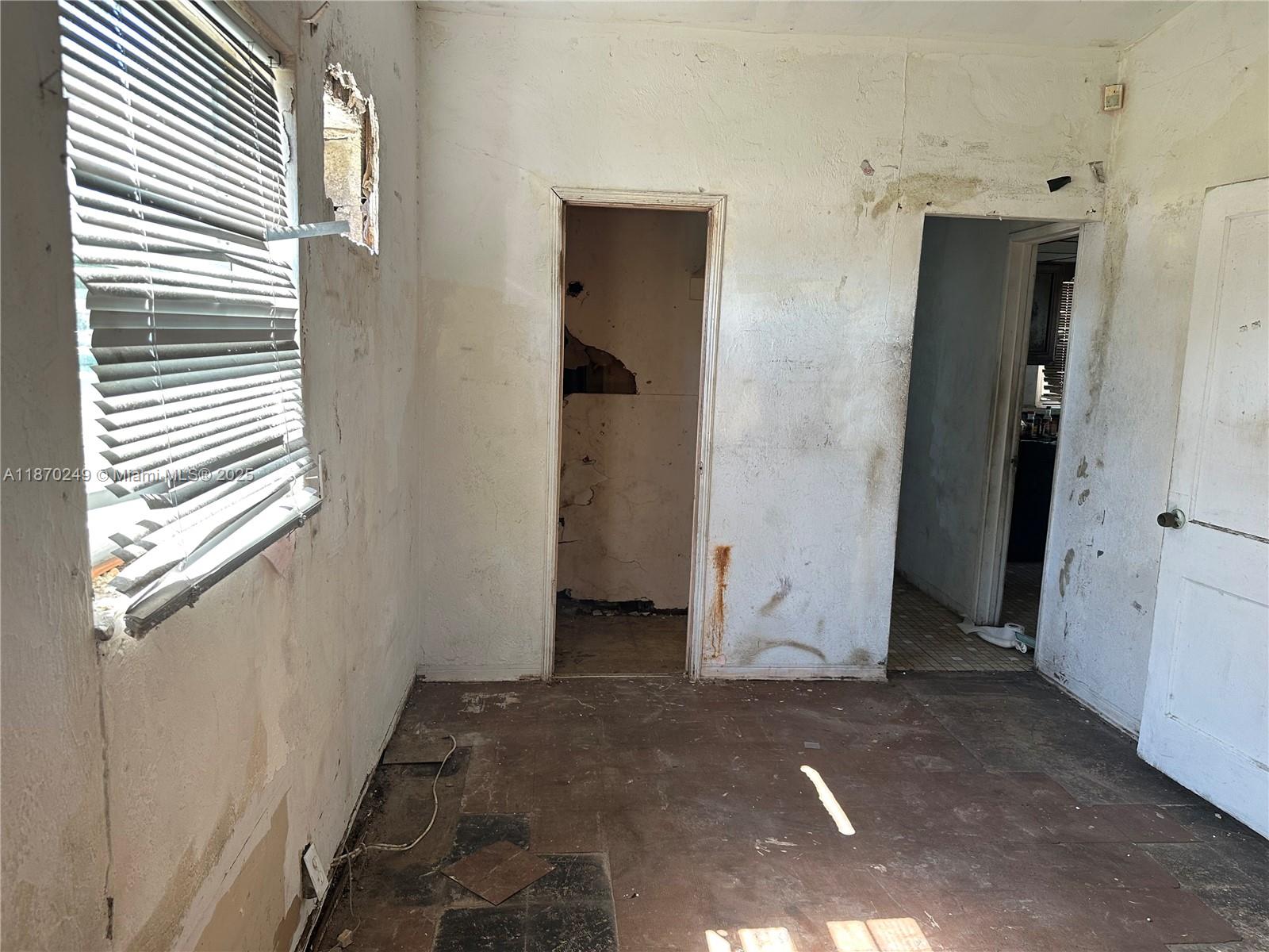 See details / sq. ft. $ 2025-09-13 0 Photo