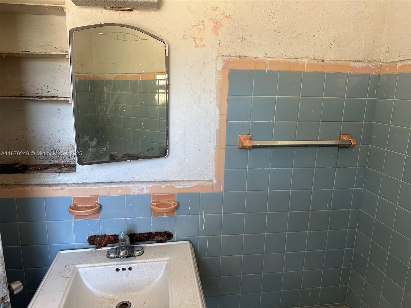 See details / sq. ft. $ 2025-09-13 0 Photo