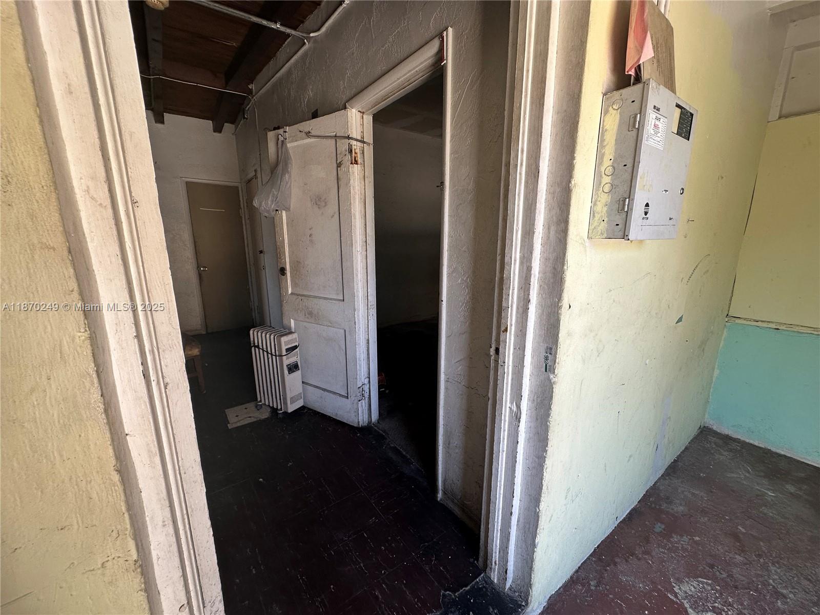 See details / sq. ft. $ 2025-09-13 0 Photo