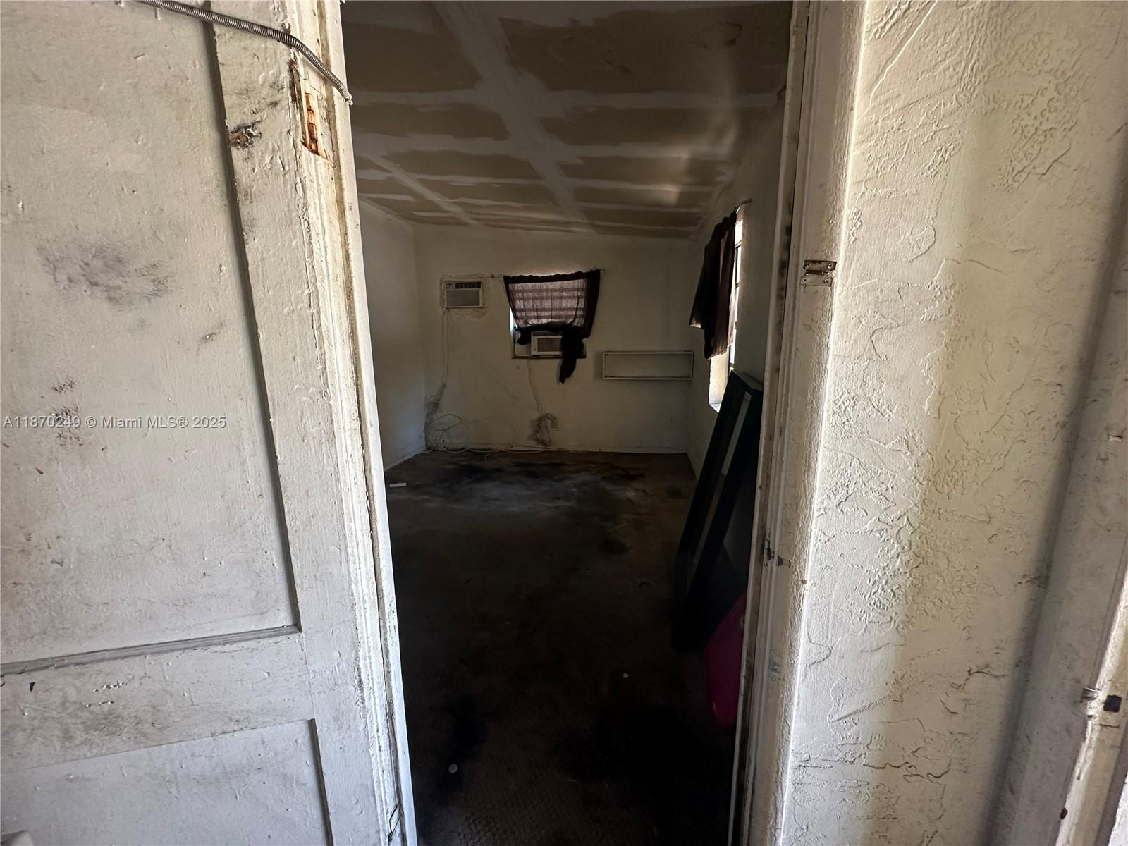 See details / sq. ft. $ 2025-09-13 0 Photo