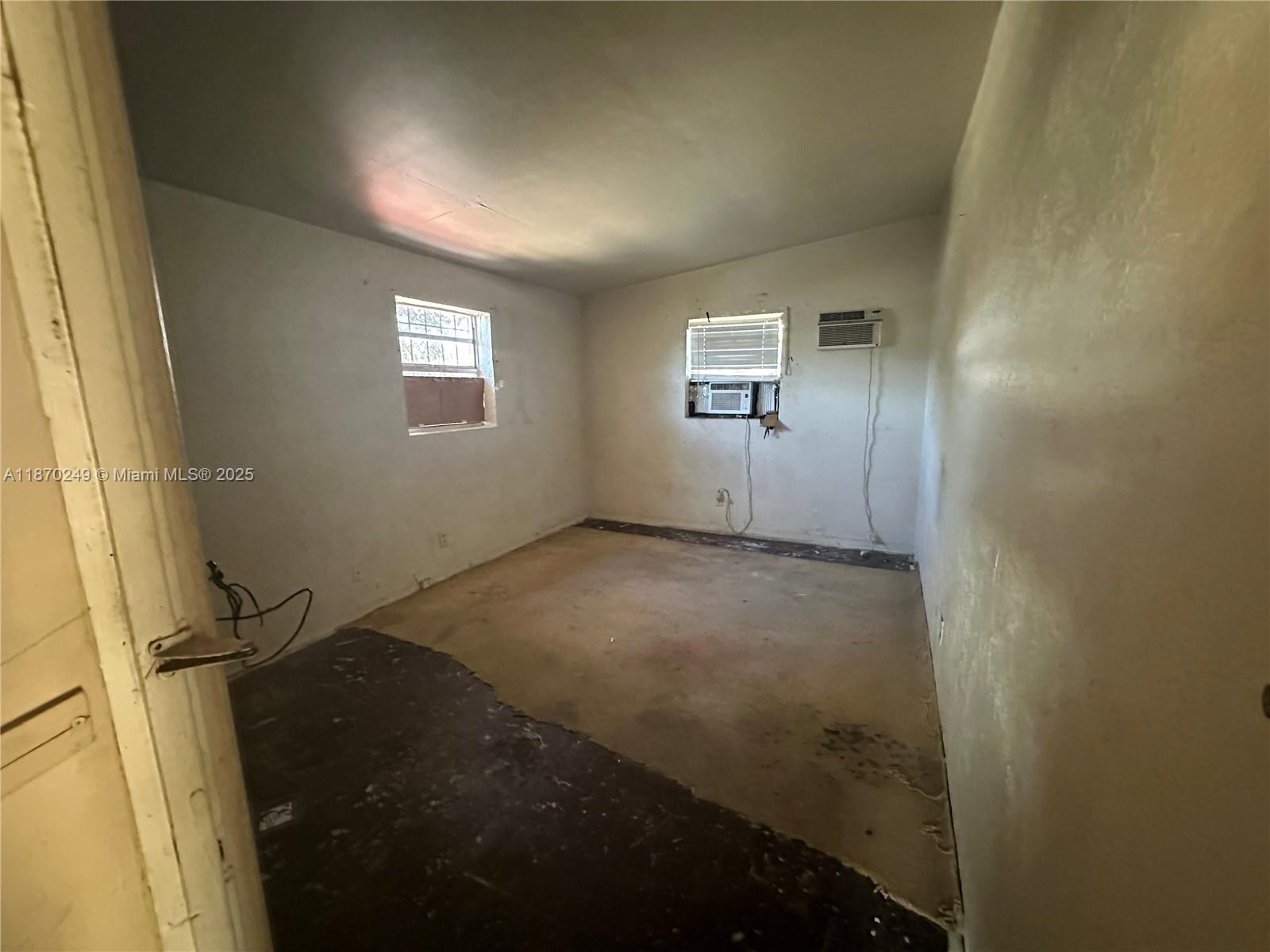 See details / sq. ft. $ 2025-09-13 0 Photo