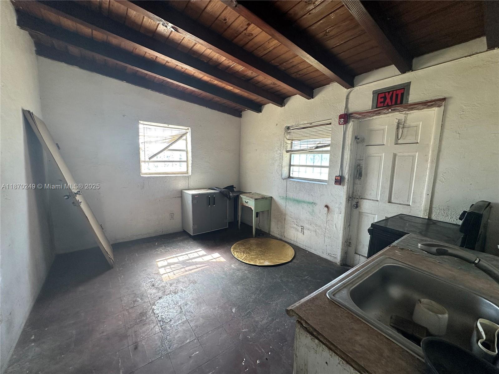 See details / sq. ft. $ 2025-09-13 0 Photo