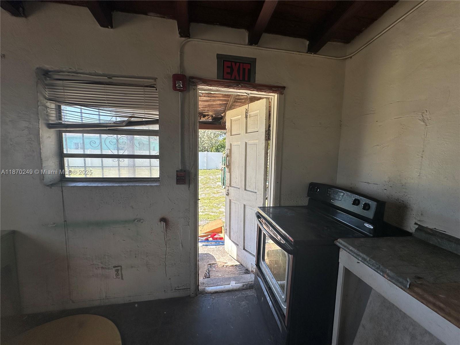 See details / sq. ft. $ 2025-09-13 0 Photo