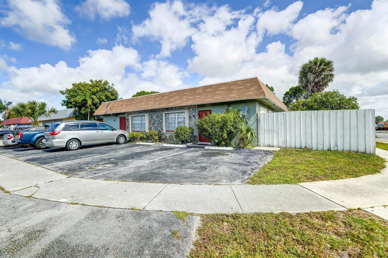  /  2880 sq. ft. $ 2025-09-02 0 foto