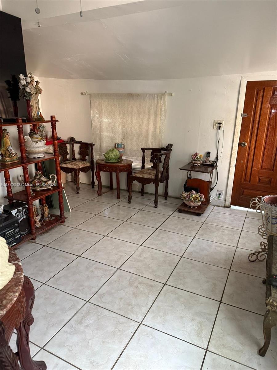 See details / 3127 sq. ft. $ 2025-09-02 0 Photo