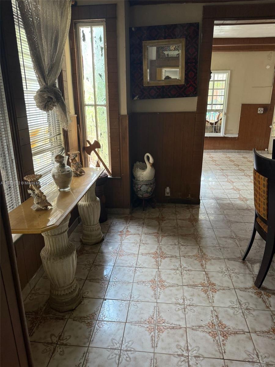 See details / 3127 sq. ft. $ 2025-09-02 0 Photo