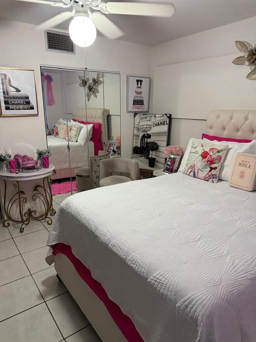 317-3 1 / 2 1062 sq. ft. $ 2025-09-23 0 Photo