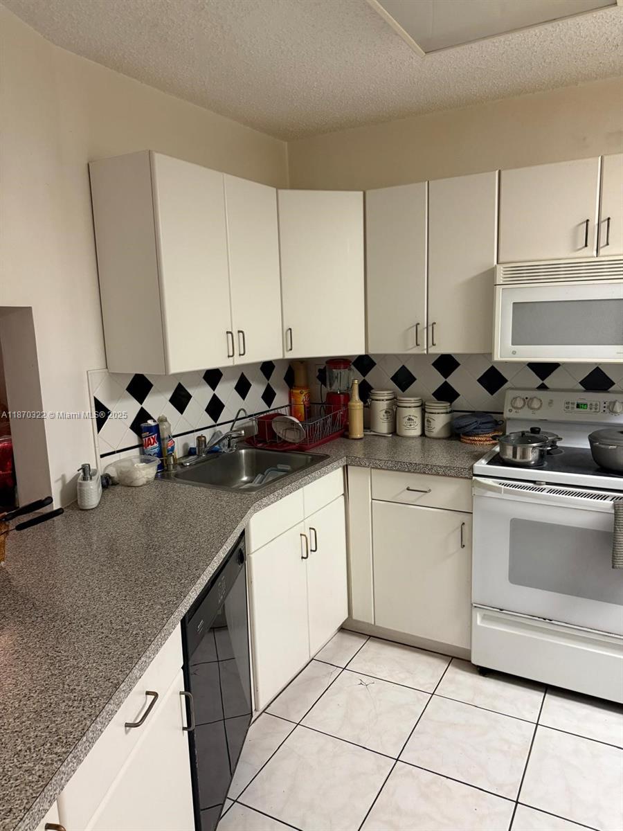 317-3 1 / 2 1062 sq. ft. $ 2025-09-23 0 Photo