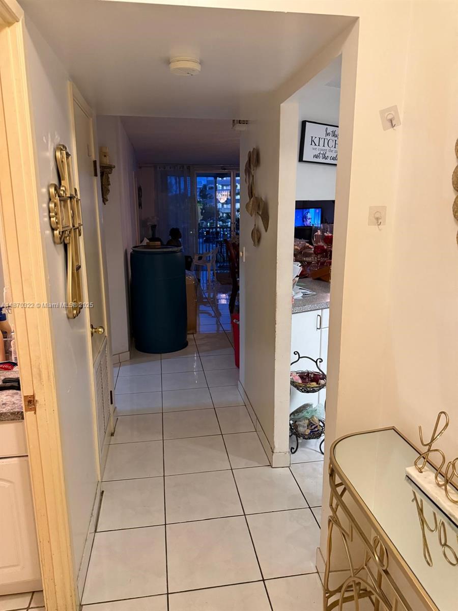 317-3 1 / 2 1062 sq. ft. $ 2025-09-23 0 Photo