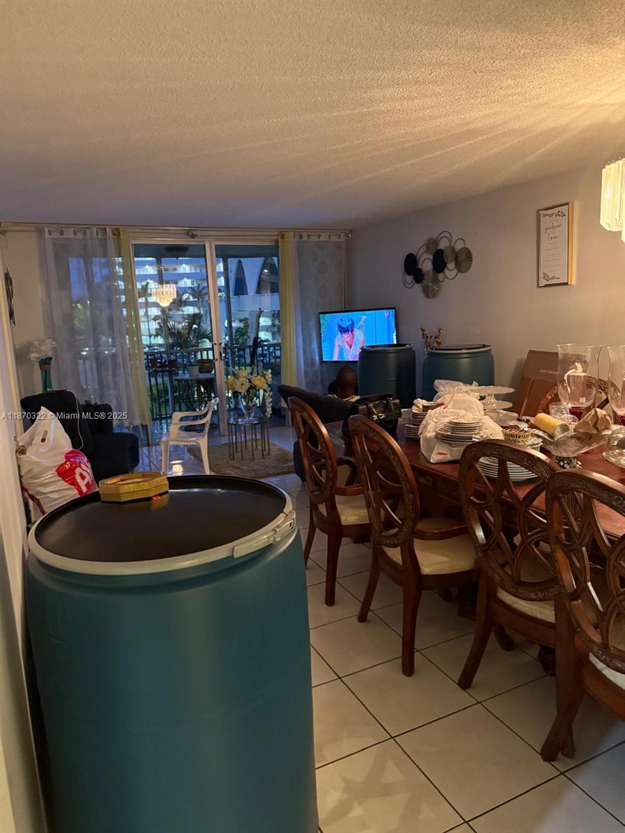 317-3 1 / 2 1062 sq. ft. $ 2025-09-23 0 Photo