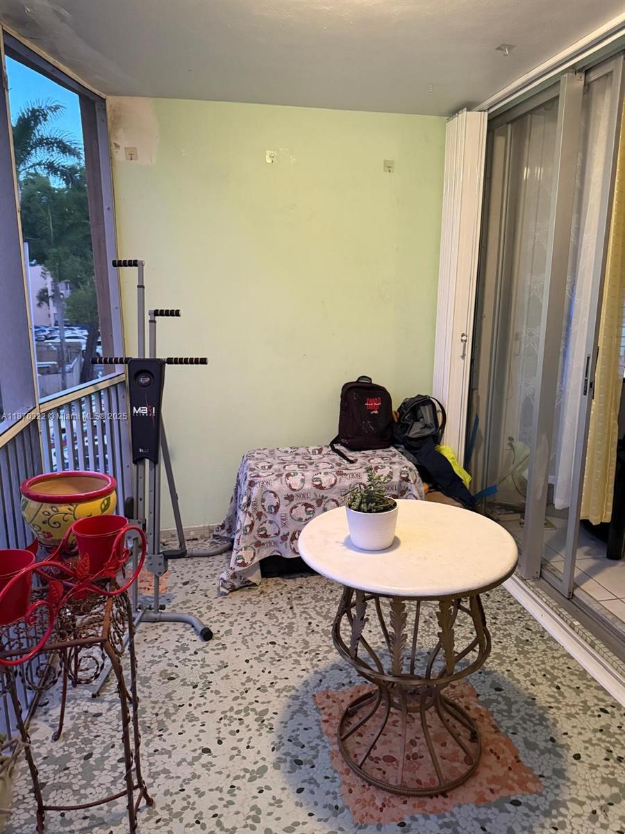 317-3 1 / 2 1062 sq. ft. $ 2025-09-23 0 Photo