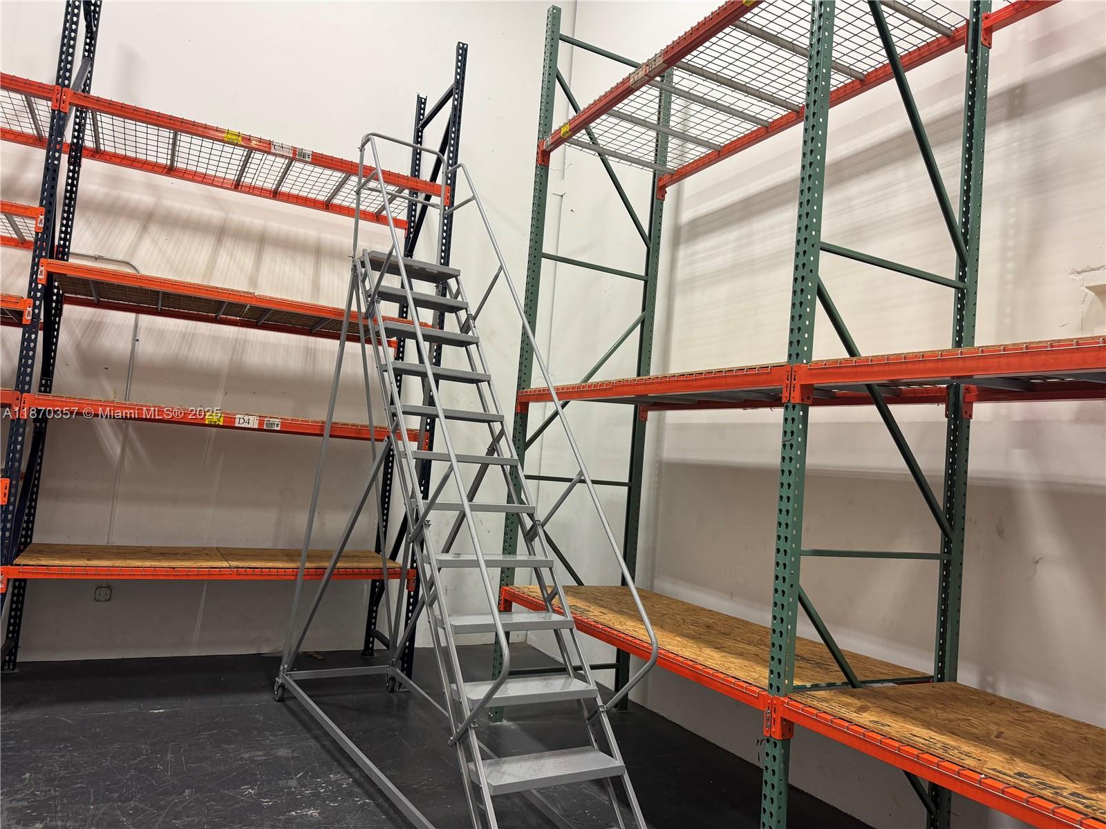 149  /   sq. ft. $ 2025-10-31 0 Photo