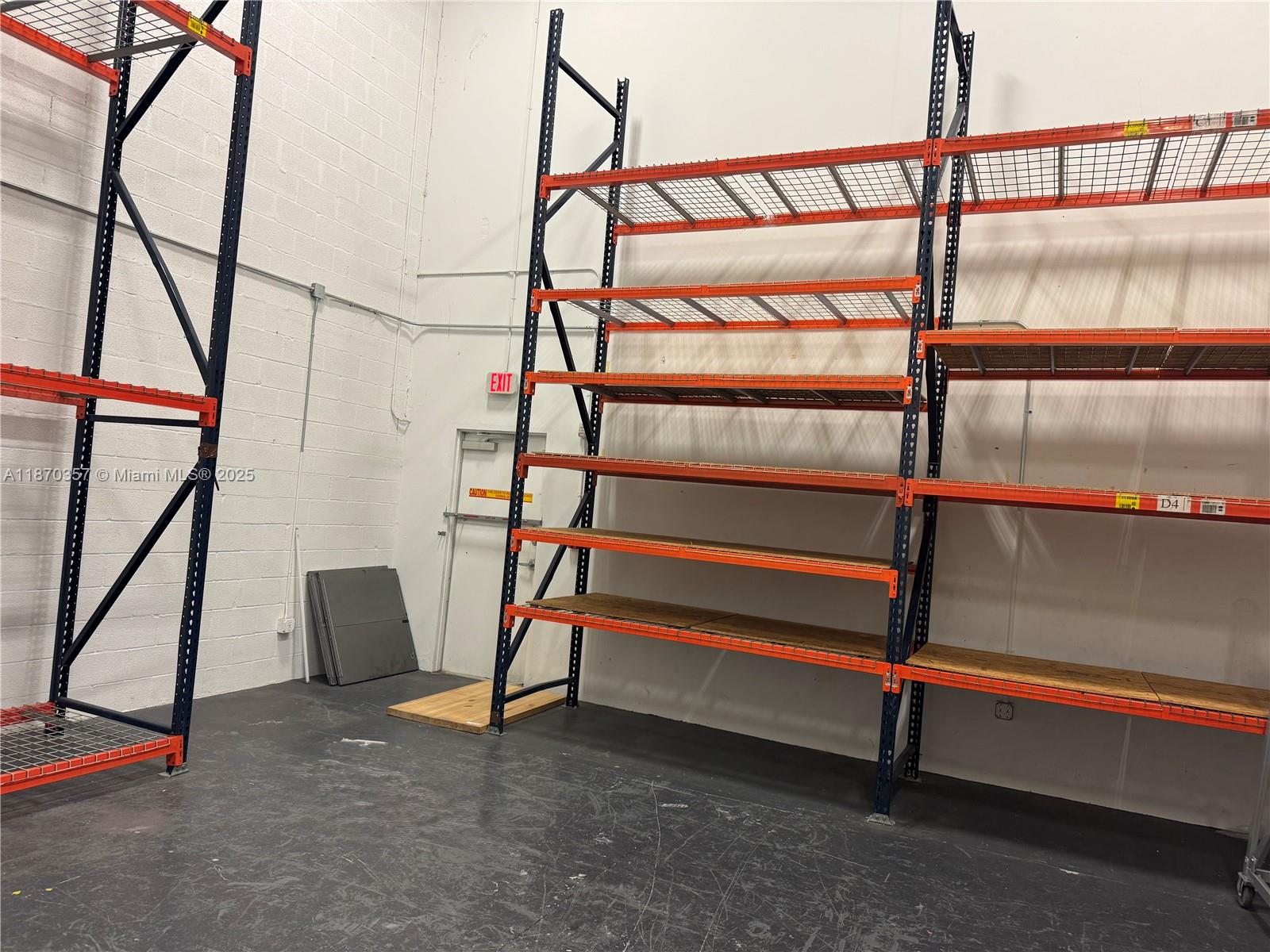 149  /   sq. ft. $ 2025-10-31 0 Photo