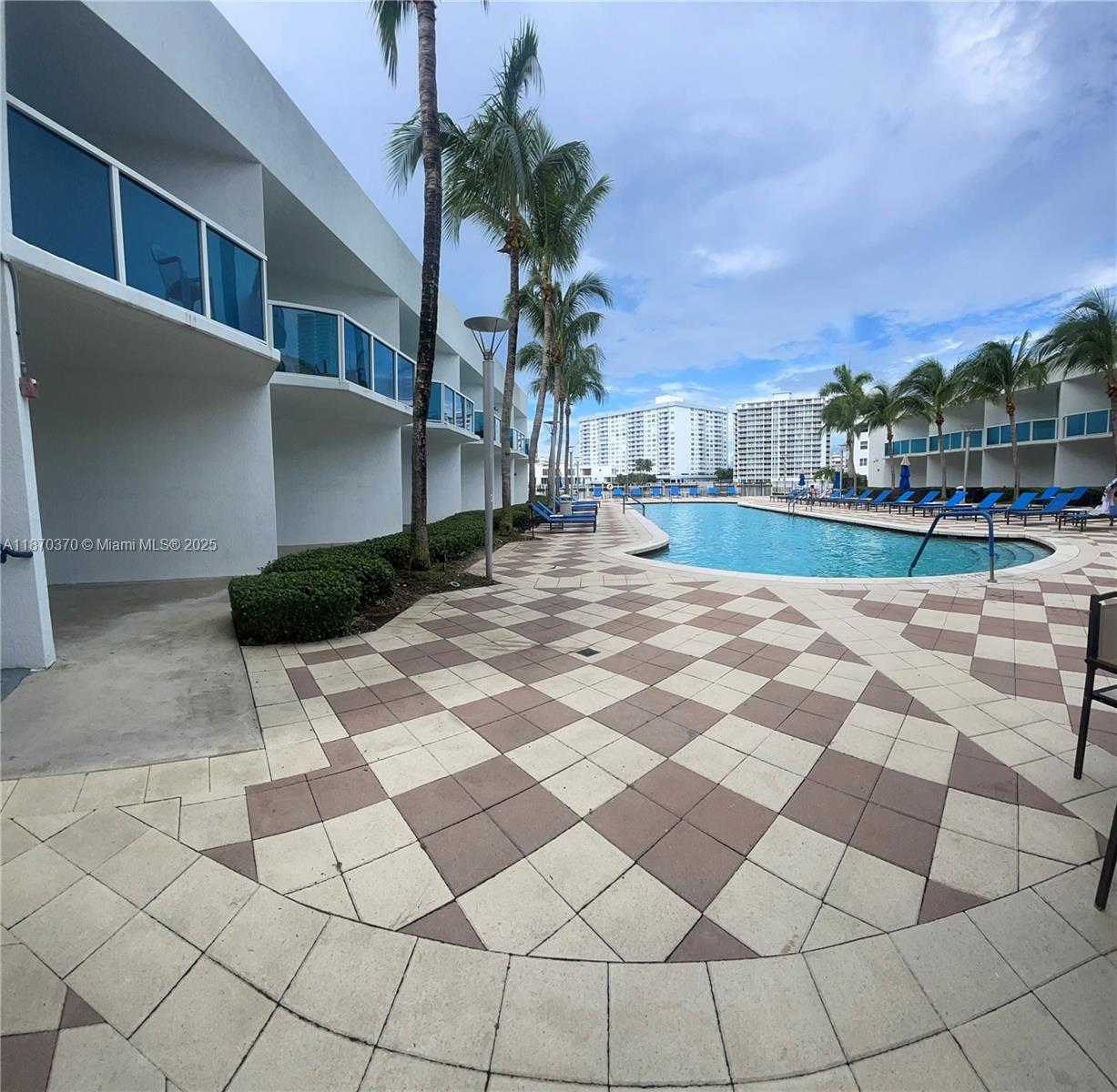 Photo of 1945 Ocean Dr  #1912, Hallandale Beach, Florida, 33009 - 