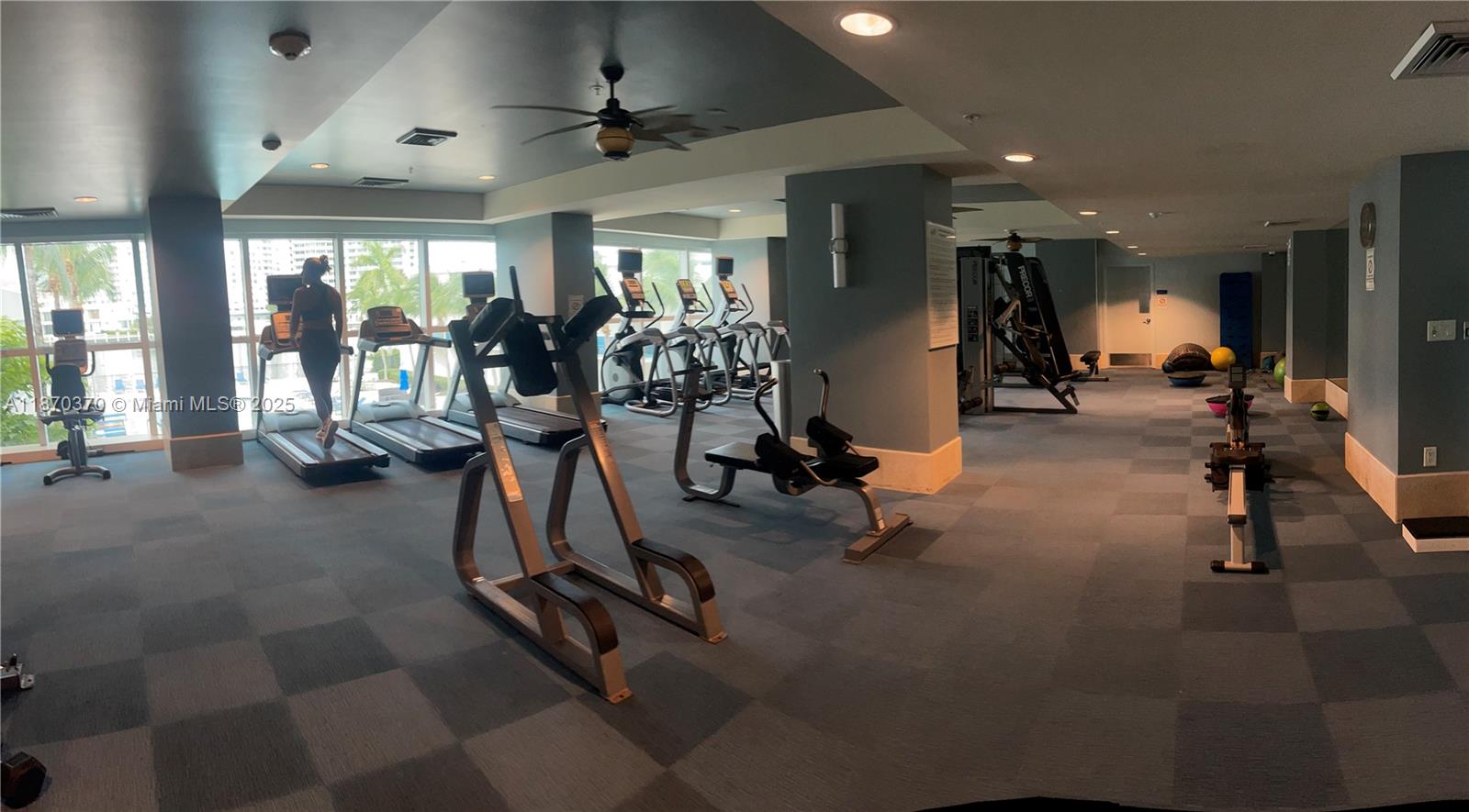 Photo of 1945 Ocean Dr  #1912, Hallandale Beach, Florida, 33009 - 
