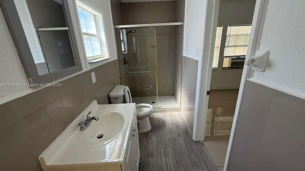 See details / 2899 sq. ft. $ 2025-09-02 0 Photo